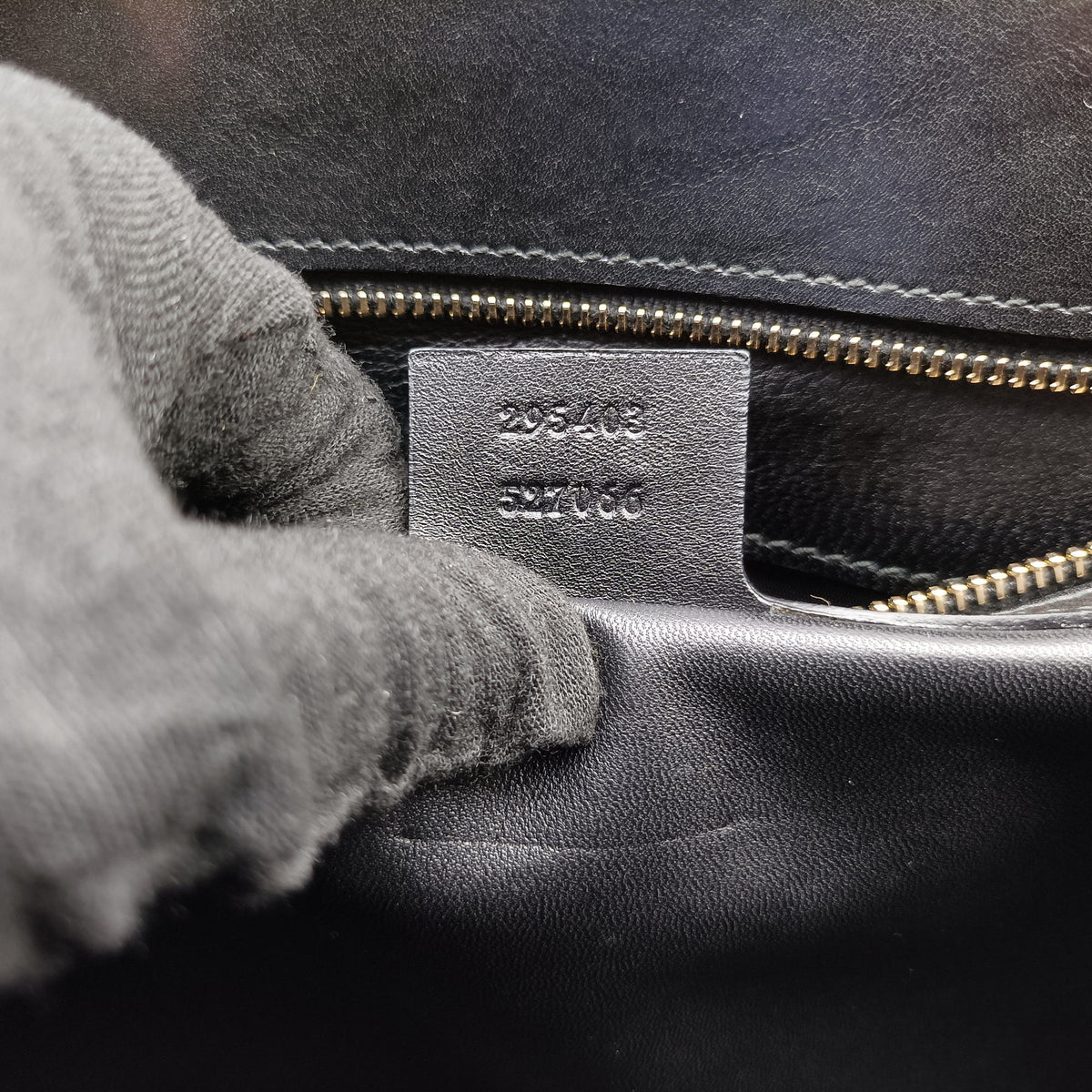 Pre-owned Gucci Emily Black Leather 295403 shoulderbag | stylenewstar