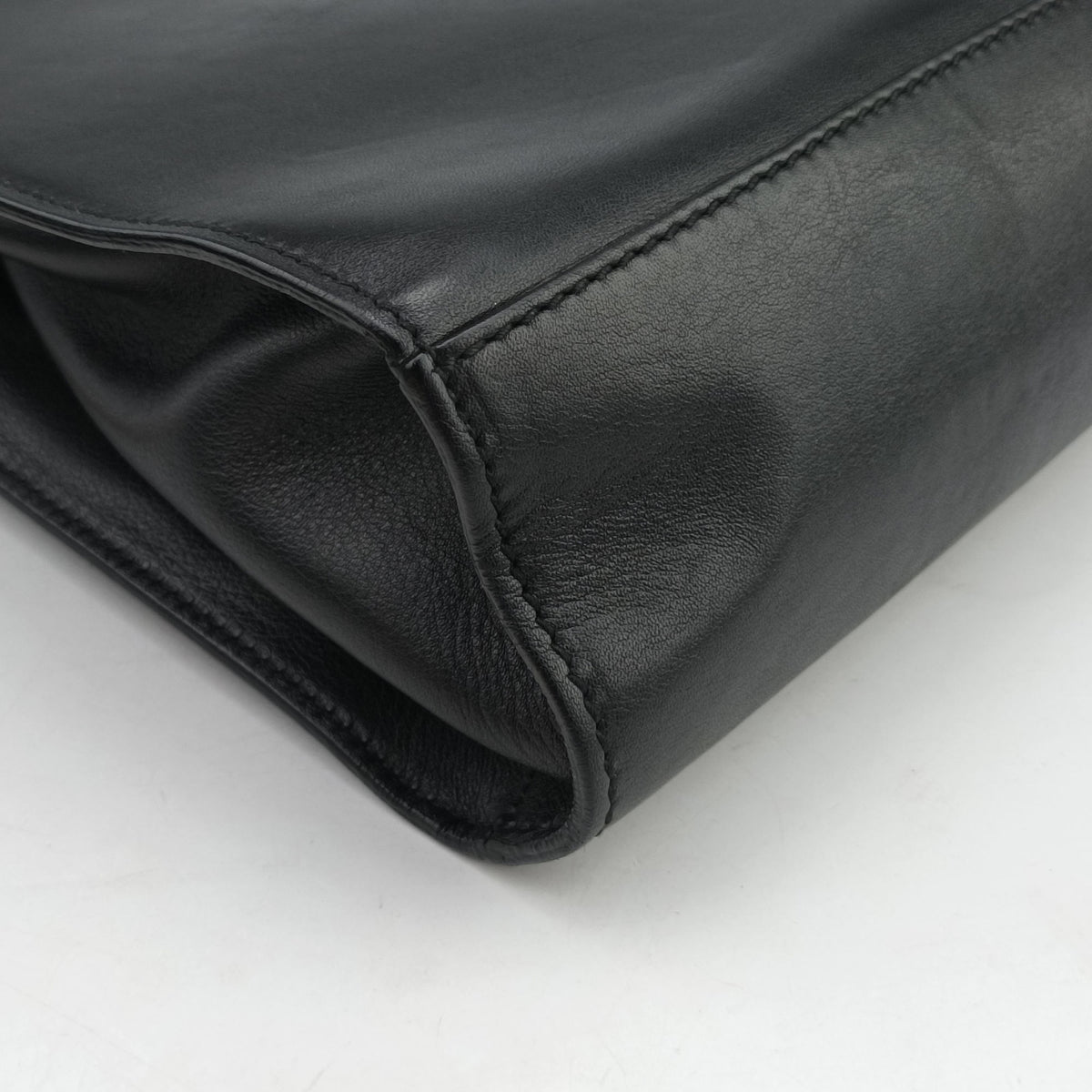 Pre-owned Gucci Emily Black Leather 295403 shoulderbag | stylenewstar