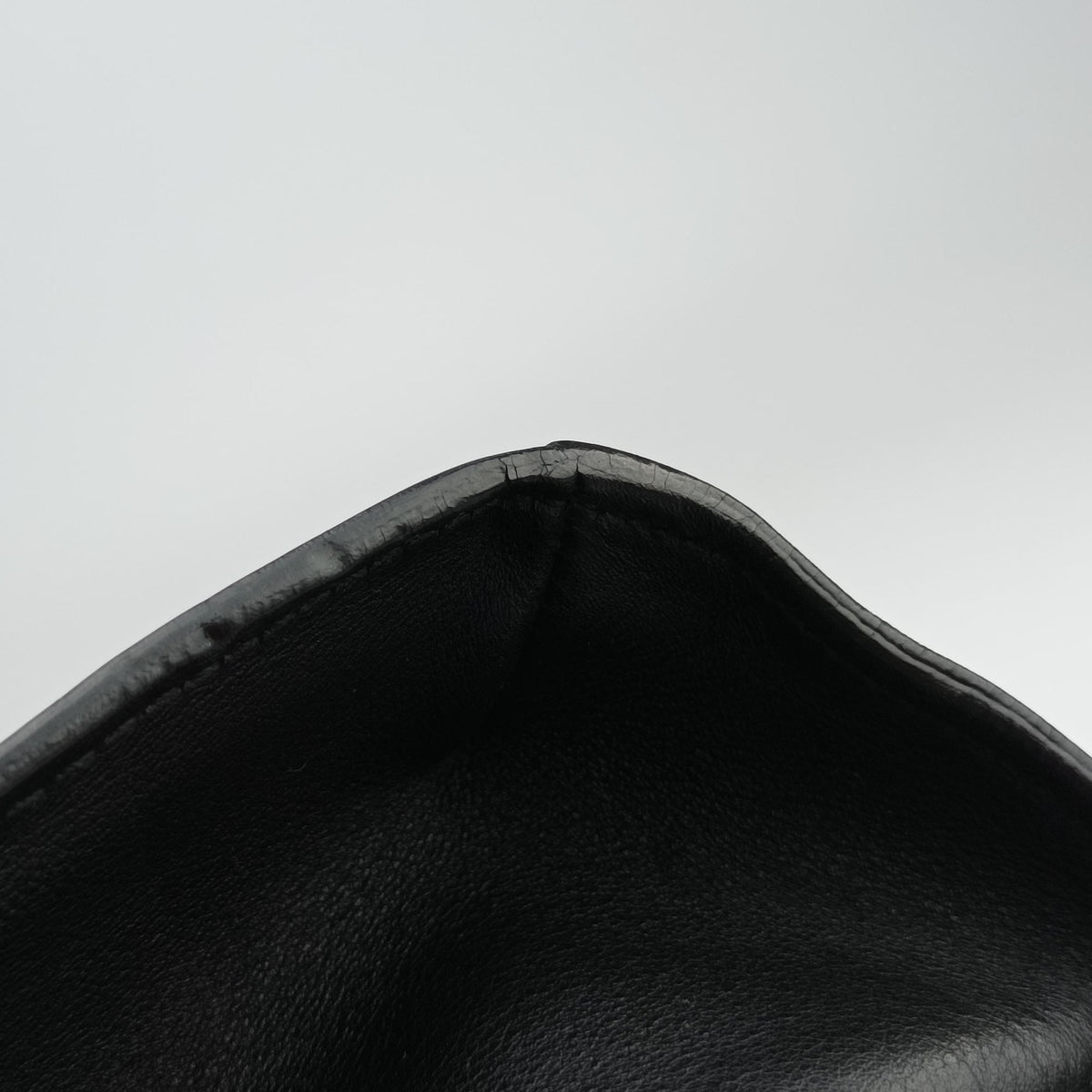 Pre-owned Gucci Emily Black Leather 295403 shoulderbag | stylenewstar