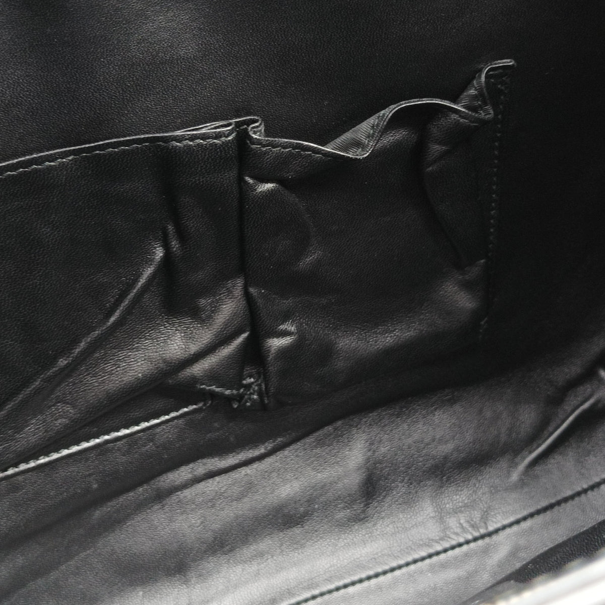 Pre-owned Gucci Emily Black Leather 295403 shoulderbag | stylenewstar