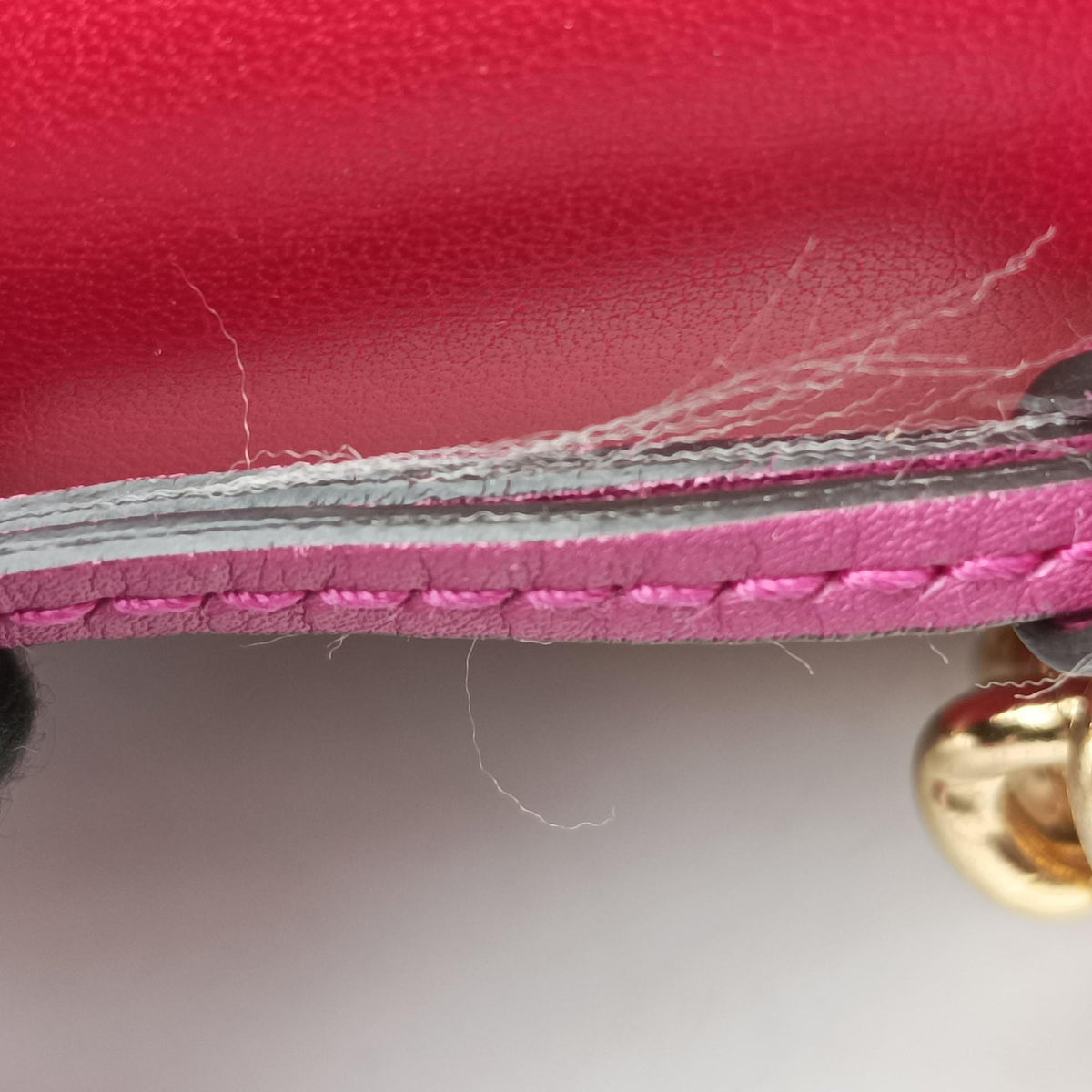 Pre-owned Gucci Padlock Beige×red×pink PVC coated canvas×Leather 409487 shoulderbag | stylenewstar