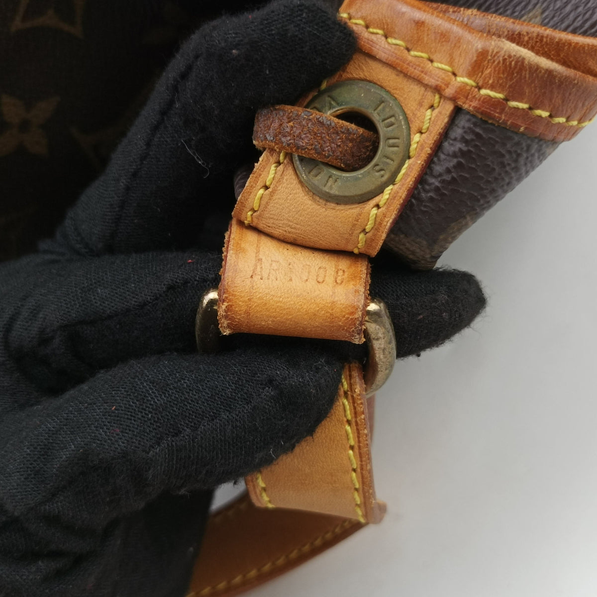 Secondhand Louis Vuitton Noe Brown Monogram Canvas M42224 shoulderbag | stylenewstar
