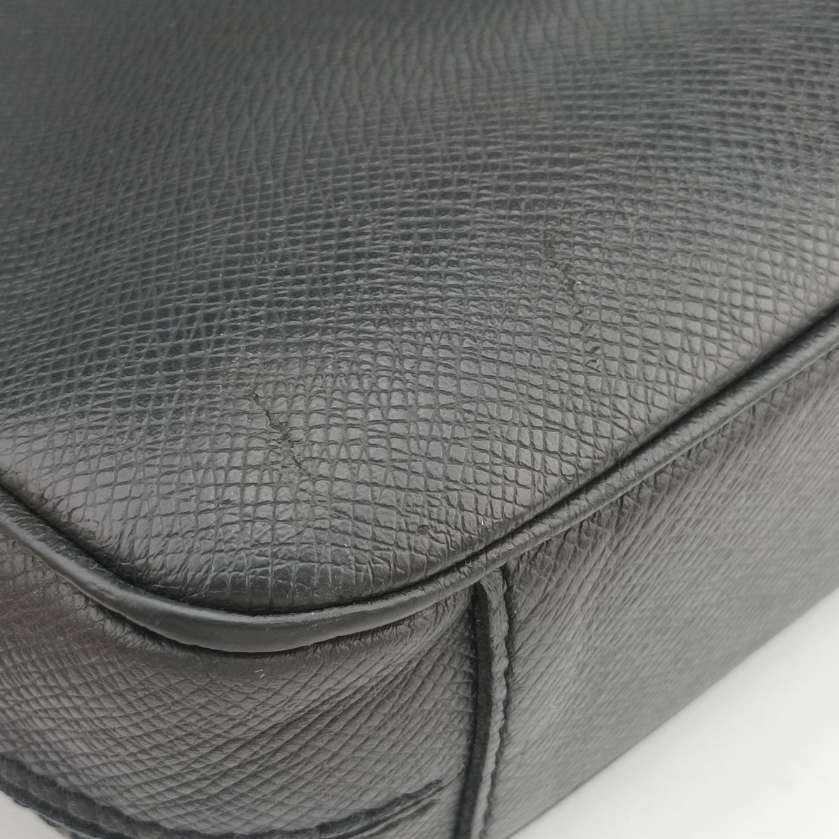 Pre-owned Louis Vuitton Port Document Voyage PM black Taiga M33412 businessbag | stylenewstar