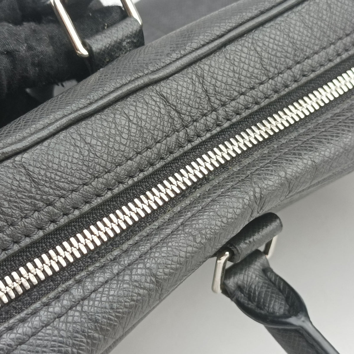 Pre-owned Louis Vuitton Port Document Voyage PM black Taiga M33412 businessbag | stylenewstar