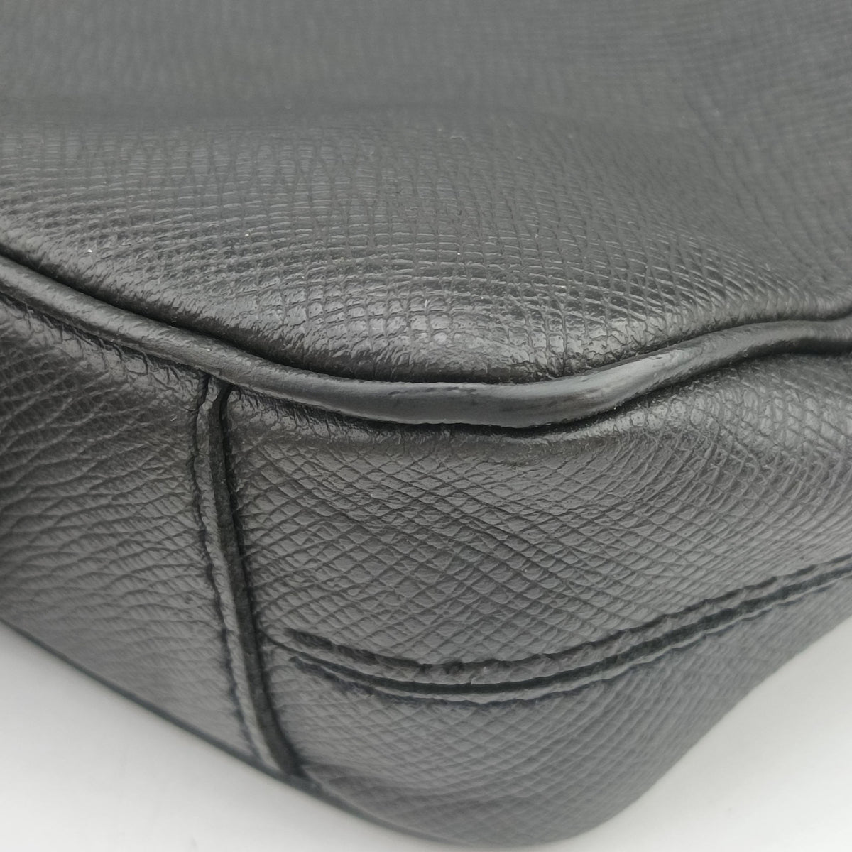 Pre-owned Louis Vuitton Port Document Voyage PM black Taiga M33412 businessbag | stylenewstar