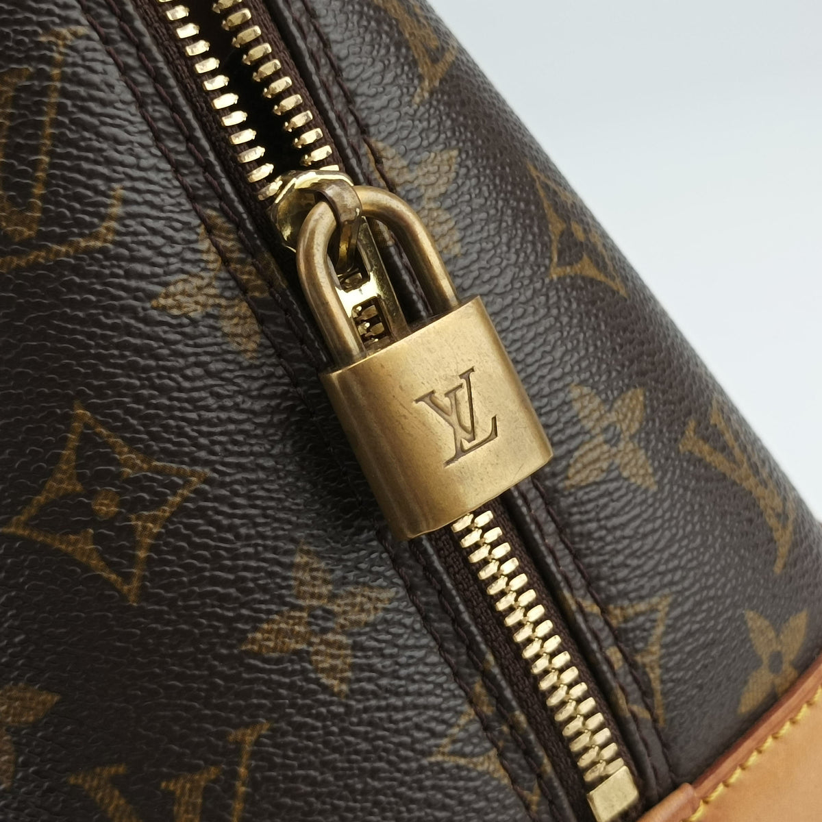 Secondhand Louis Vuitton Alma PM Brown Monogram Canvas M53151 handbag | stylenewstar