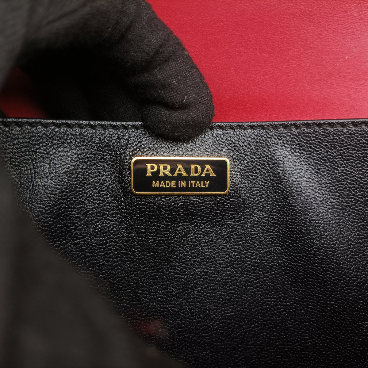 Secondhand Prada Cahier Red x Black Leather 1BD045 shoulderbag | stylenewstar
