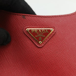Pre-owned Prada Re-Edition 2005 Saffiano Red Saffiano leather 1BH204 shoulderbag | stylenewstar