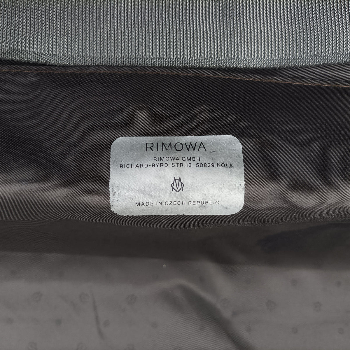 Pre-owned RIMOWA TOPAS Black aluminum  suitcase | stylenewstar