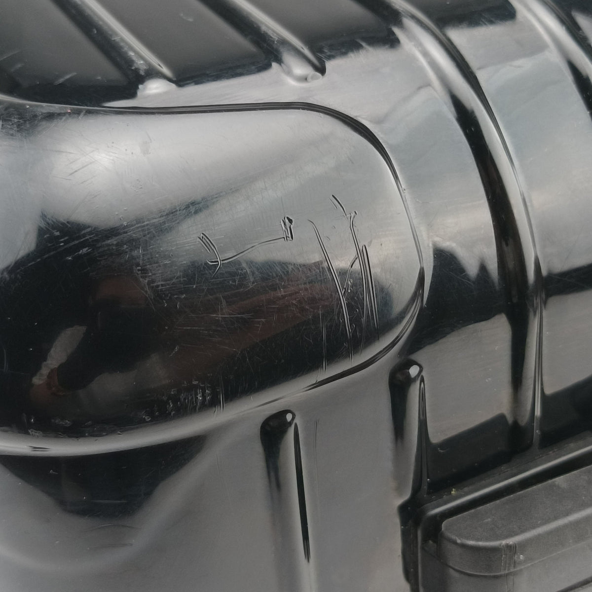 Pre-owned RIMOWA TOPAS Black aluminum  suitcase | stylenewstar