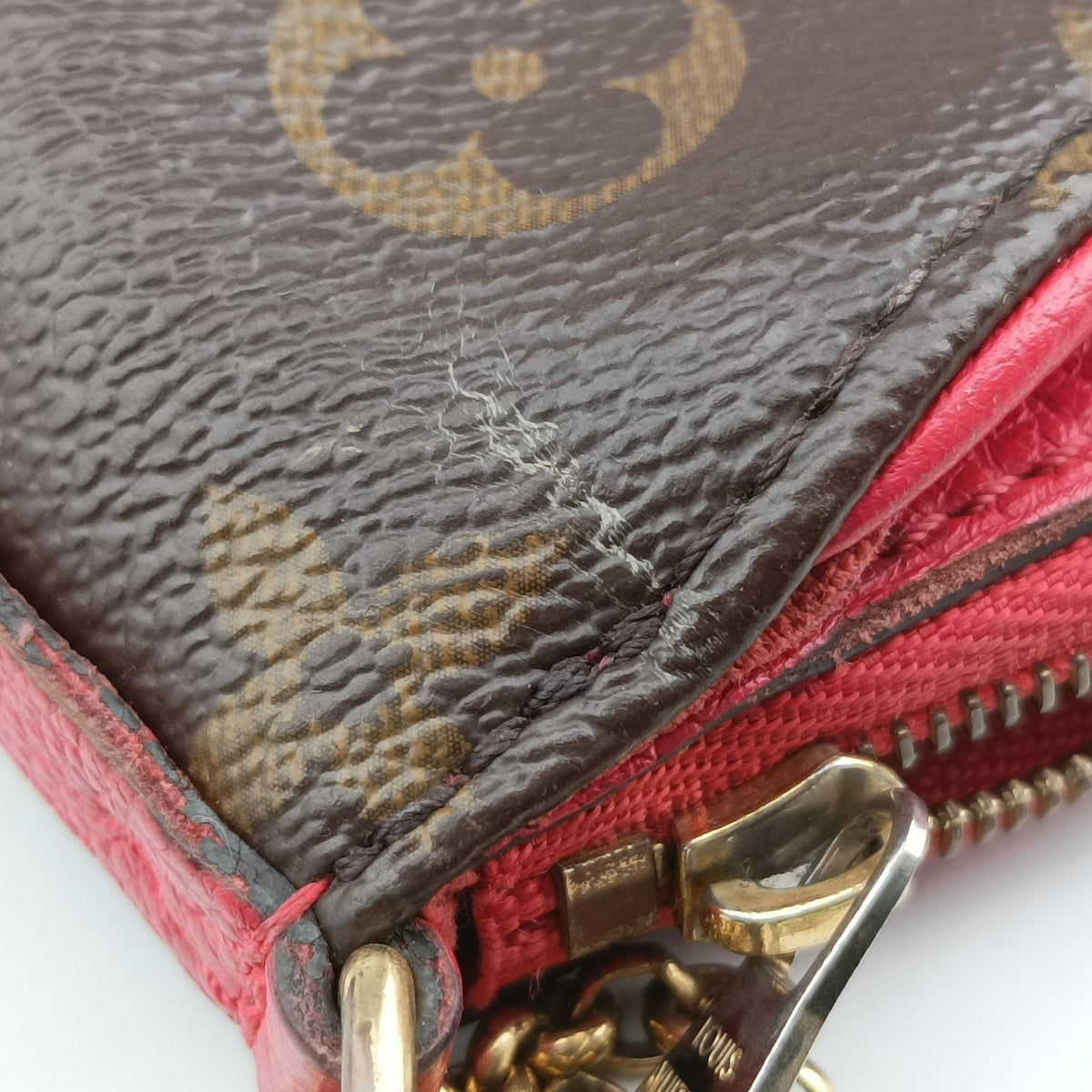 Pre-owned Louis Vuitton Pallas Clutch Brown x Cerise Monogram canvas M41638 shoulderbag | stylenewstar