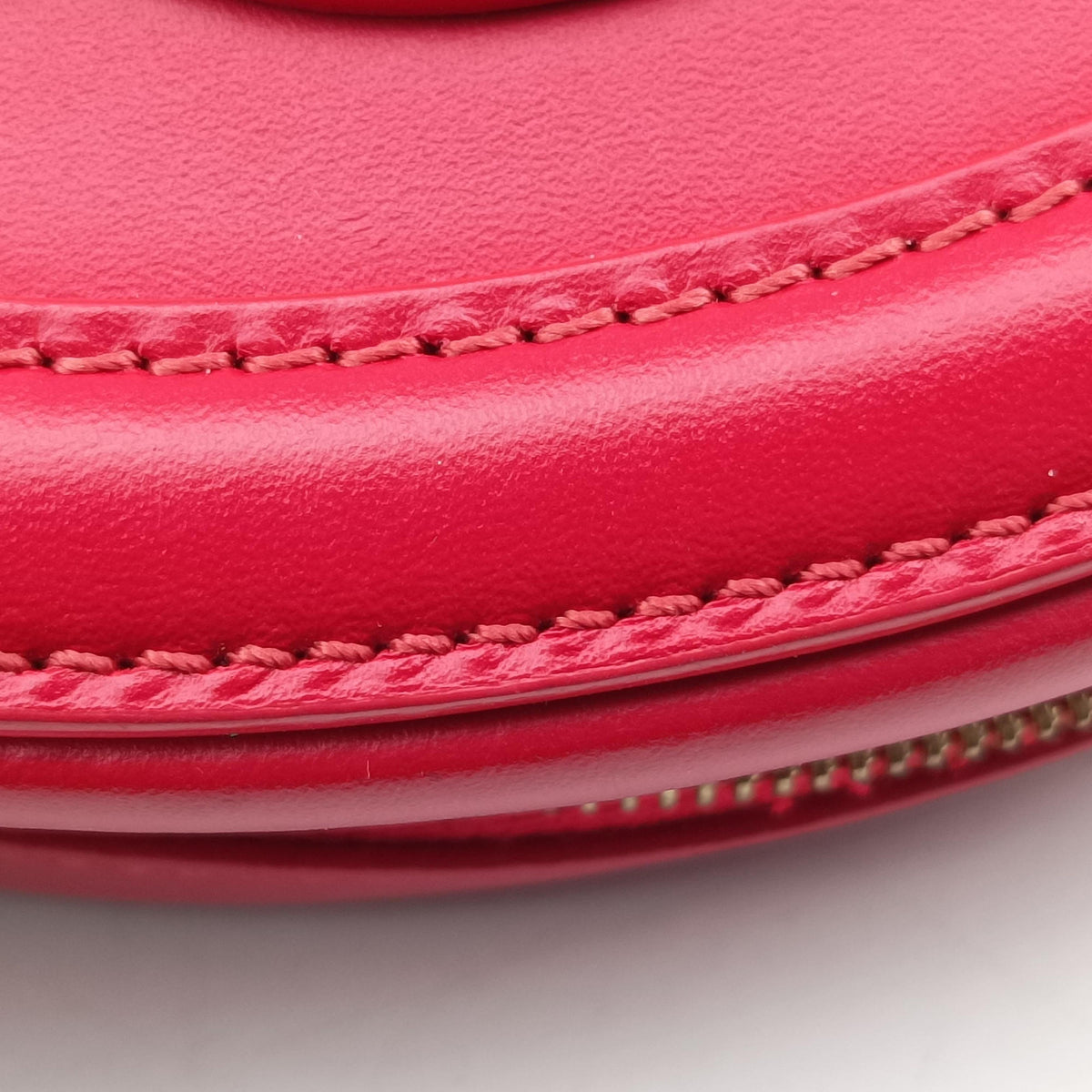 Pre-owned Celine Oval Purse Cuir Triomphe Red Leather  crossbodybag | stylenewstar