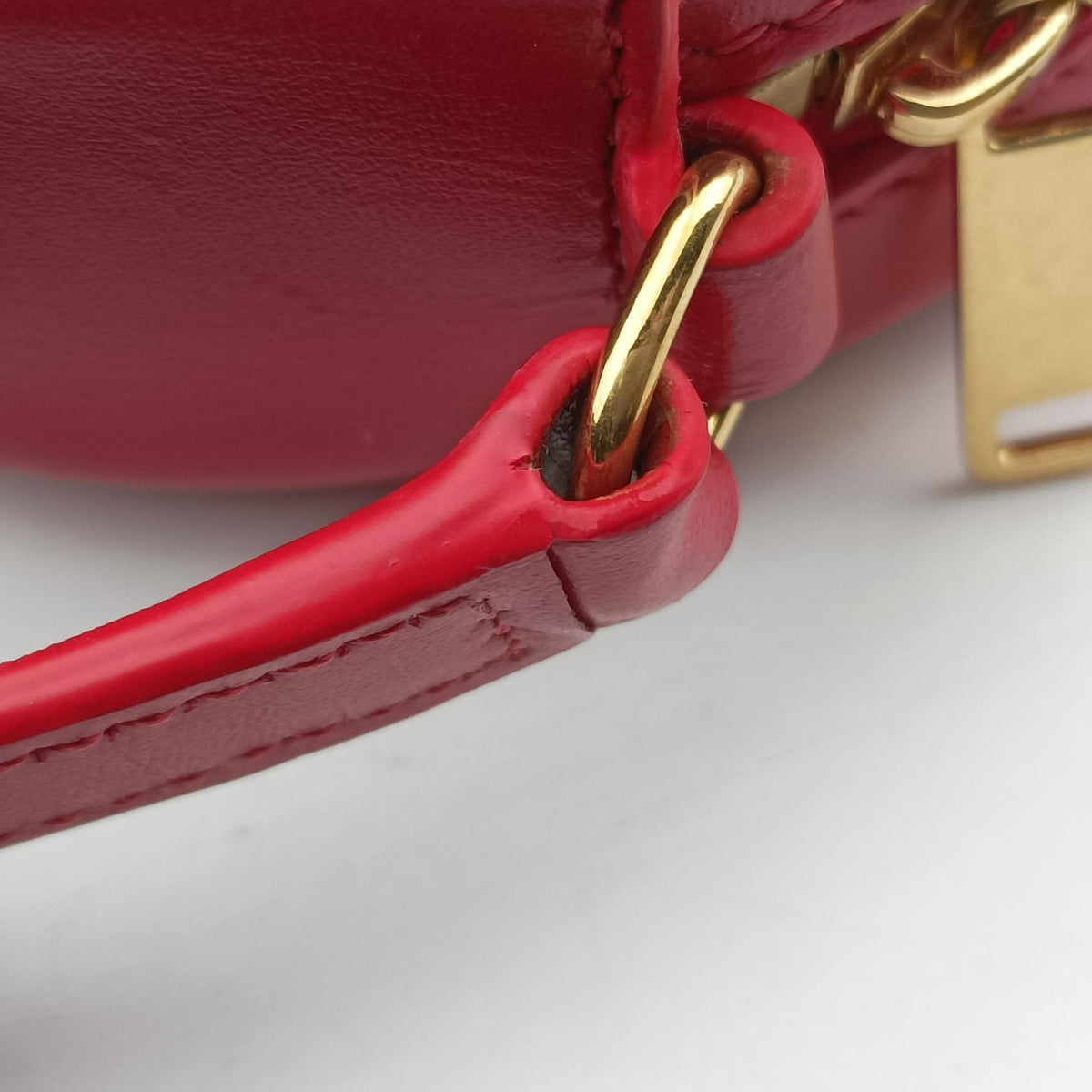 Pre-owned Celine Oval Purse Cuir Triomphe Red Leather  crossbodybag | stylenewstar