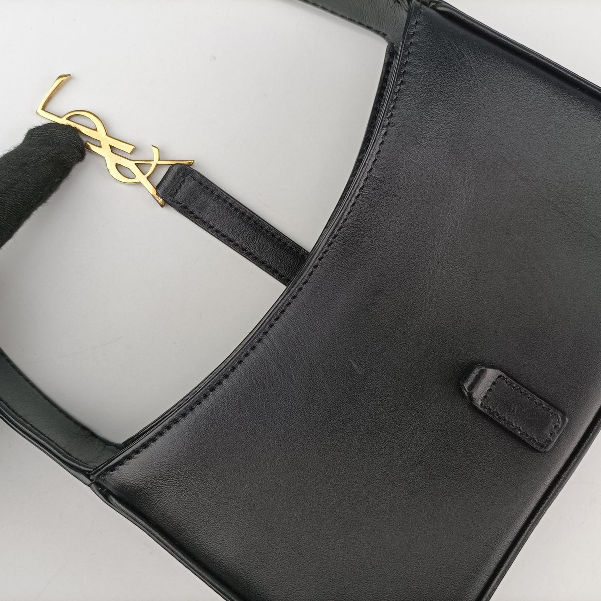 Secondhand Yves Saint Laurent LE 5 a 7 Hobo Black Leather 710318 handbag | stylenewstar