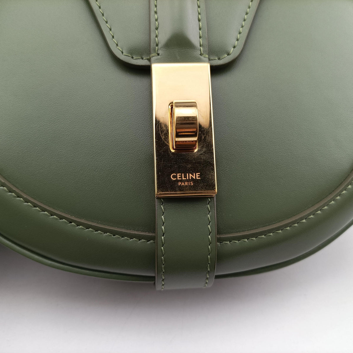 Pre-owned Celine Besace 16 Small Green Leather W-SL-2 shoulderbag | stylenewstar