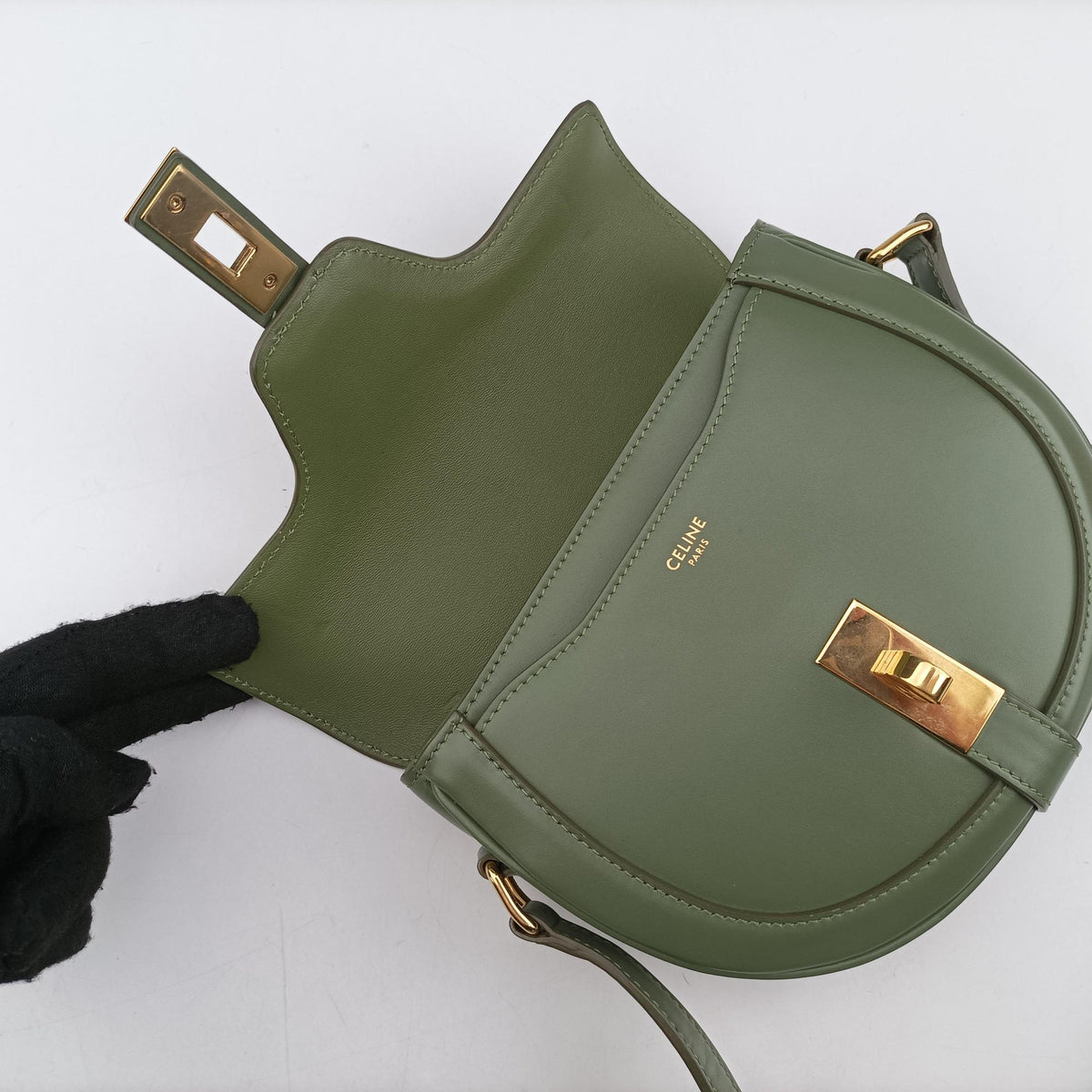 Pre-owned Celine Besace 16 Small Green Leather W-SL-2 shoulderbag | stylenewstar