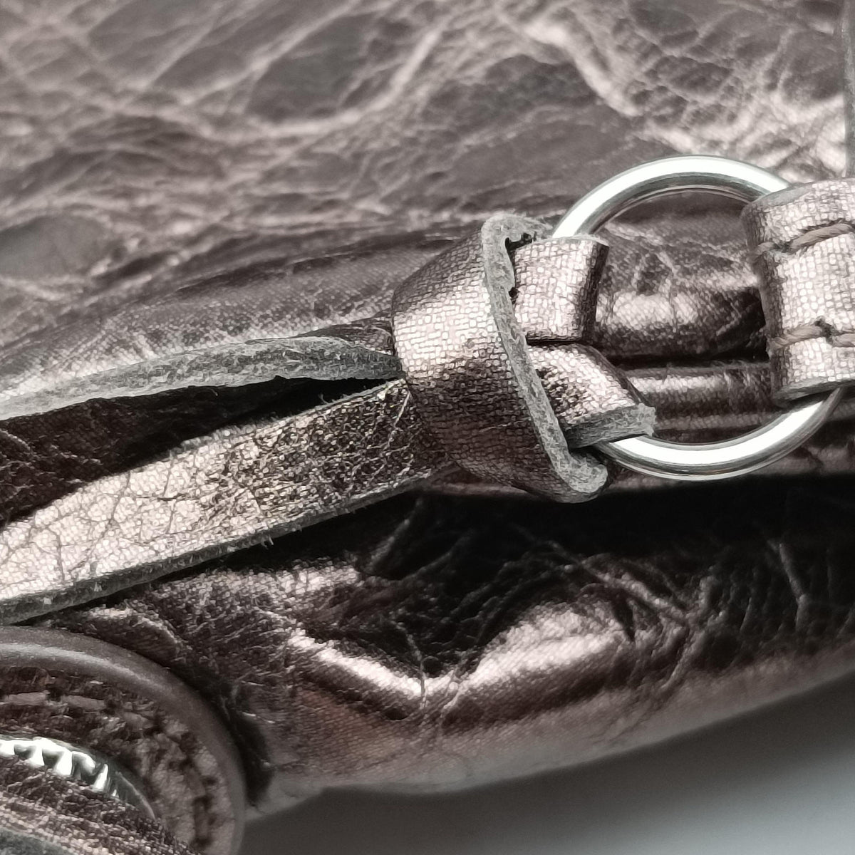 Pre-owned Balenciaga Le Cagole Silver lambskin  shoulderbag | stylenewstar