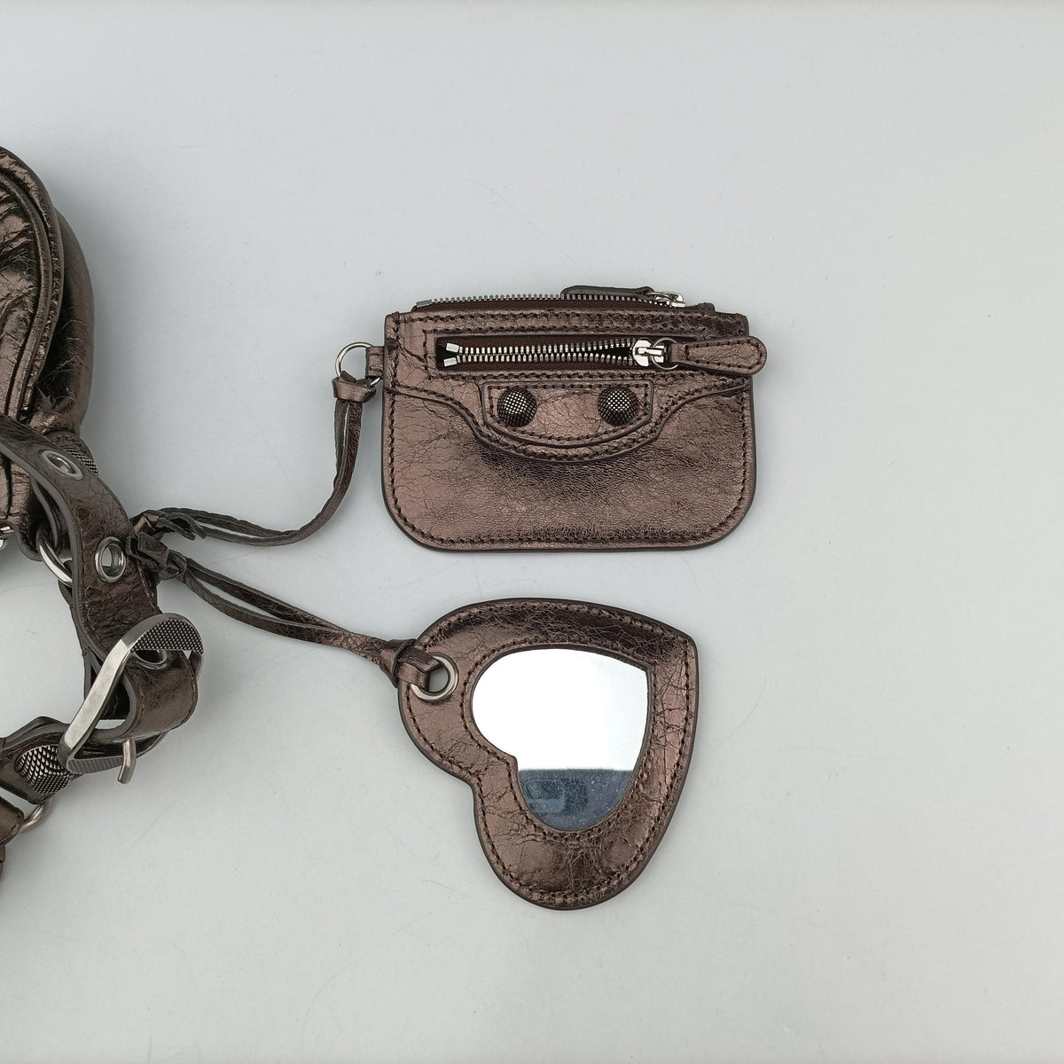 Pre-owned Balenciaga Le Cagole Silver lambskin  shoulderbag | stylenewstar