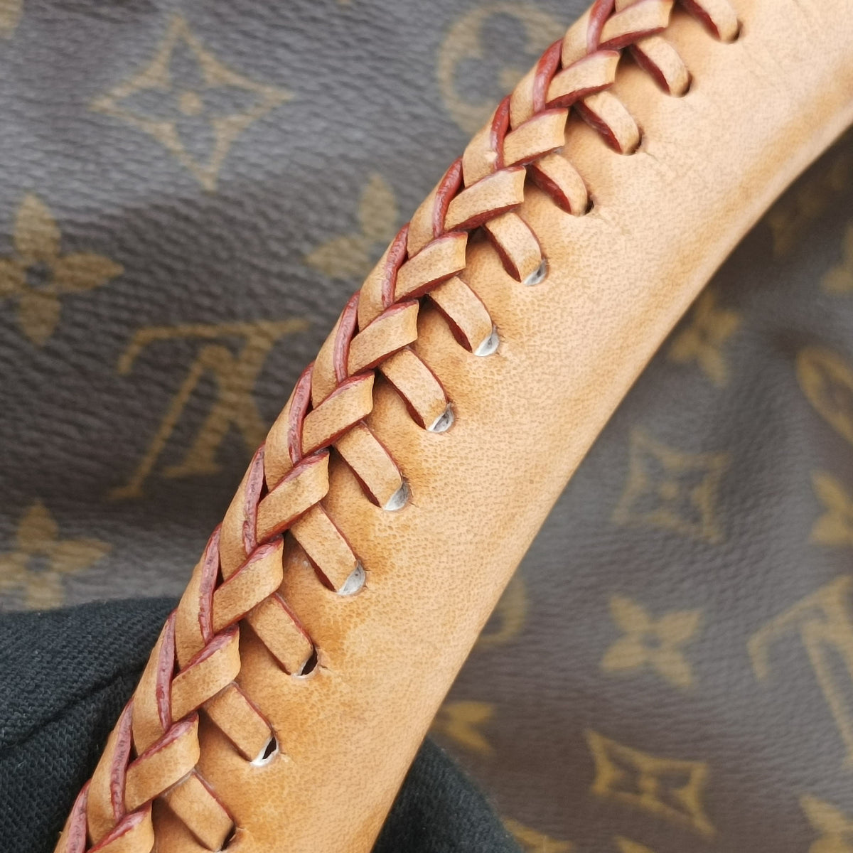 Pre-owned Louis Vuitton Artsy MM Brown Monogram canvas M40249 handbag | stylenewstar