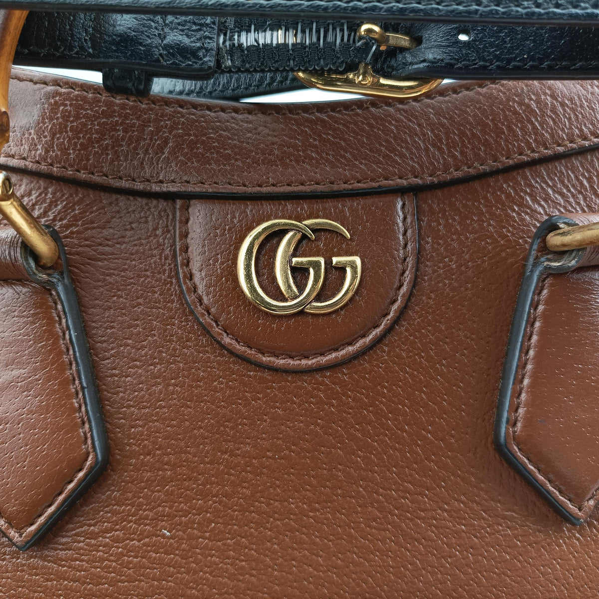 Pre-owned Gucci Diana Brown leather 702721 shoulderbag | stylenewstar