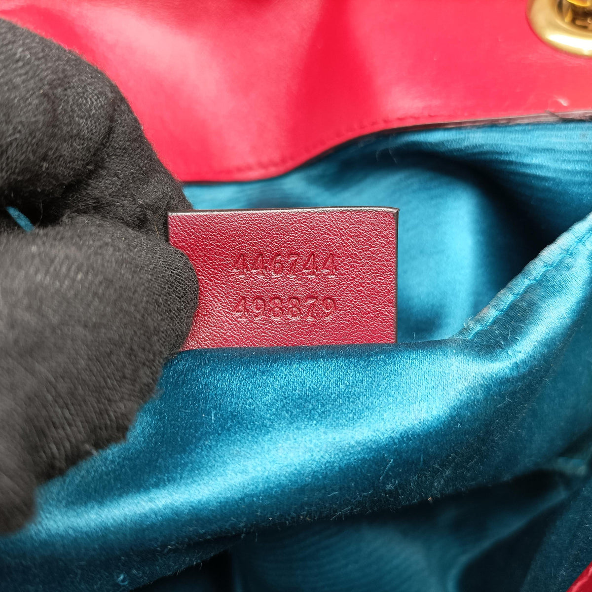 Secondhand Gucci GG Marmont Red velour 446744 shoulderbag | stylenewstar