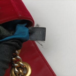 Secondhand Gucci GG Marmont Red velour 446744 shoulderbag | stylenewstar