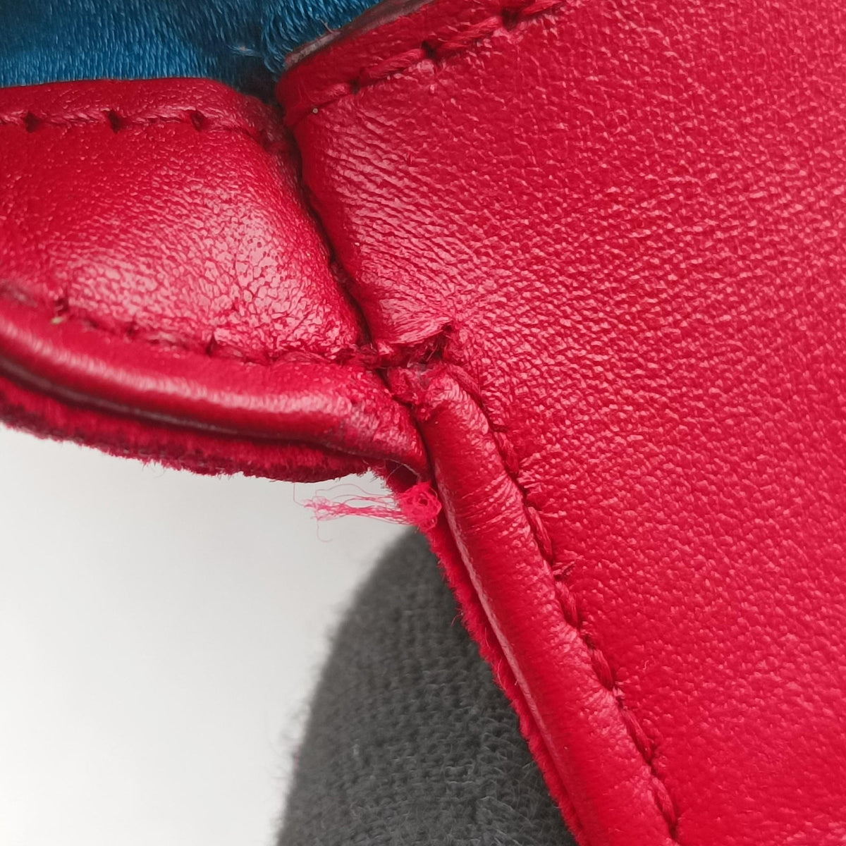 Secondhand Gucci GG Marmont Red velour 446744 shoulderbag | stylenewstar