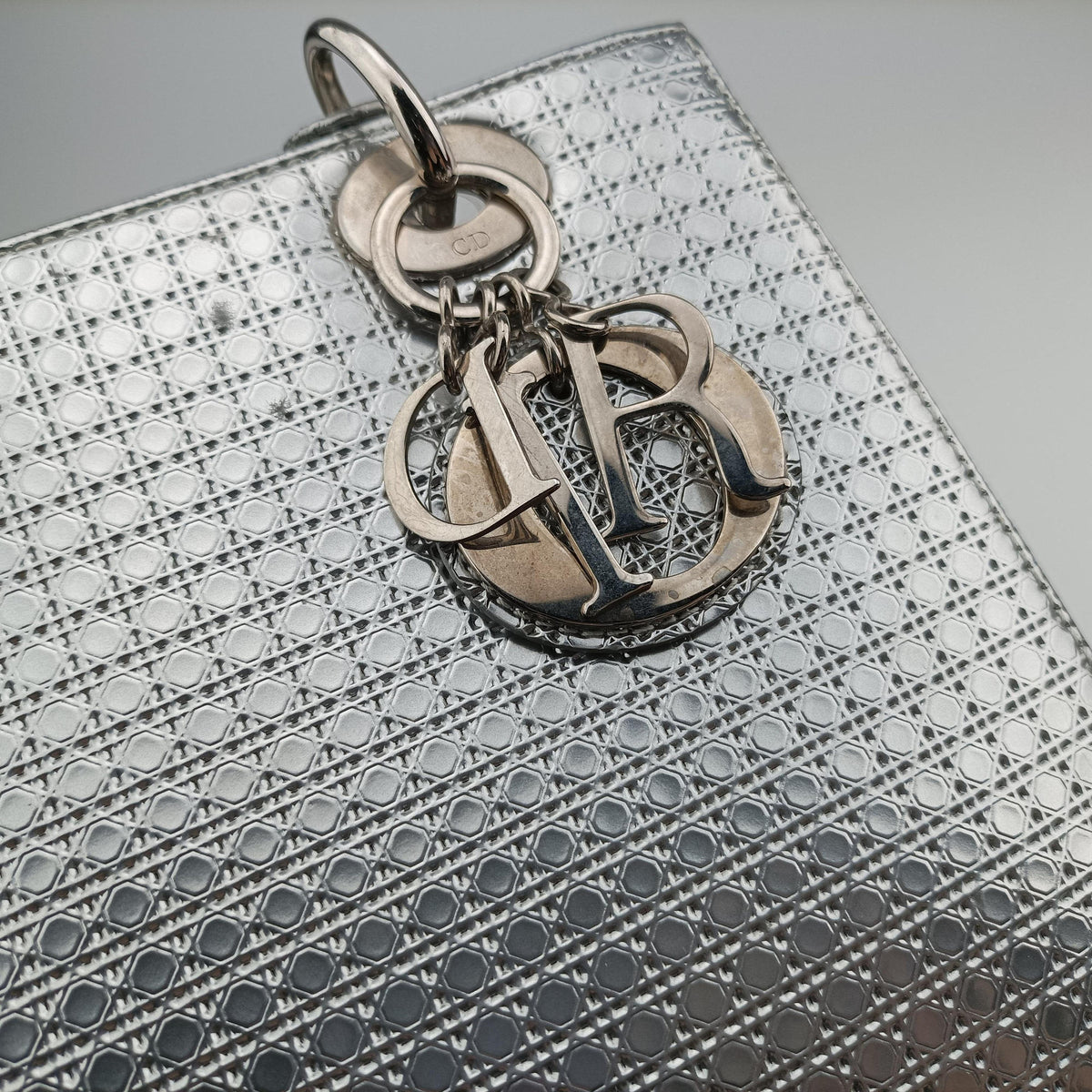 Pre-owned Christian Dior Lady Dior Silver Patent  shoulderbag | stylenewstar
