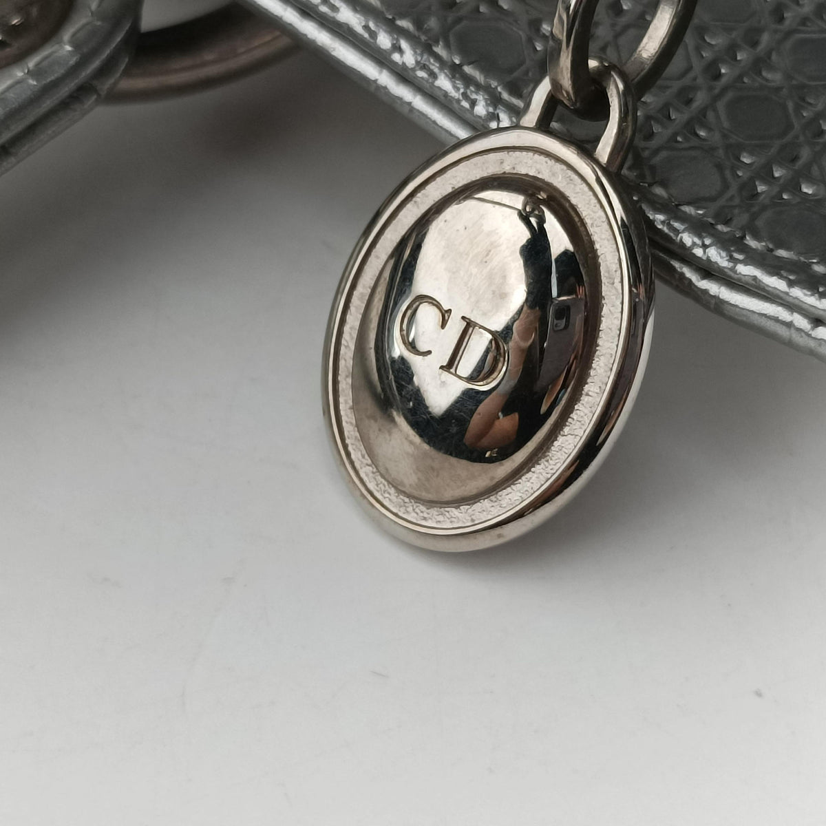 Pre-owned Christian Dior Lady Dior Silver Patent  shoulderbag | stylenewstar