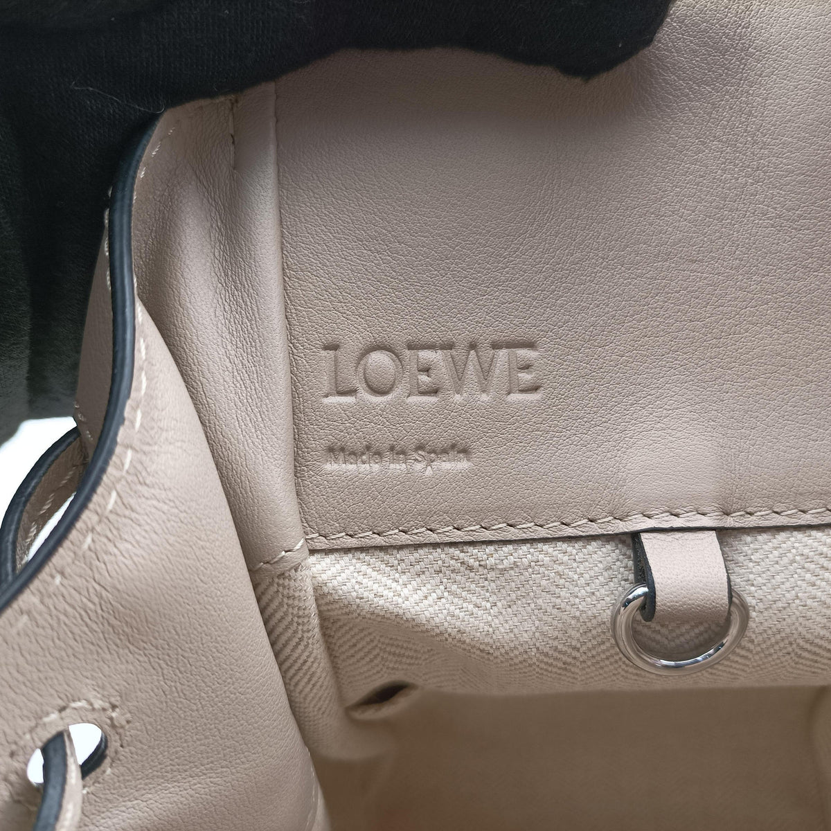 Pre-owned Loewe Hammock Beige Canvas × Leather  shoulderbag | stylenewstar