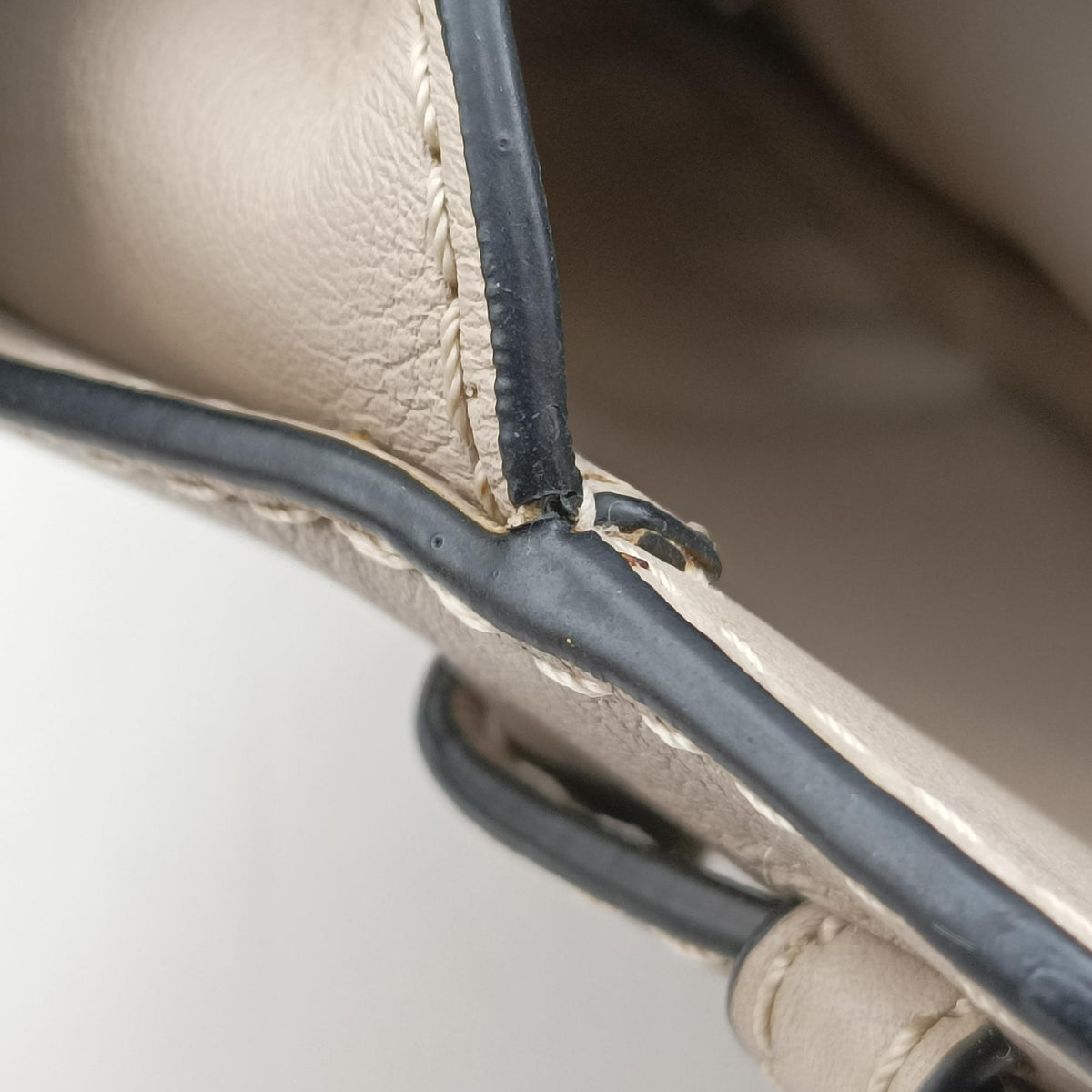 Pre-owned Loewe Hammock Beige Canvas × Leather  shoulderbag | stylenewstar
