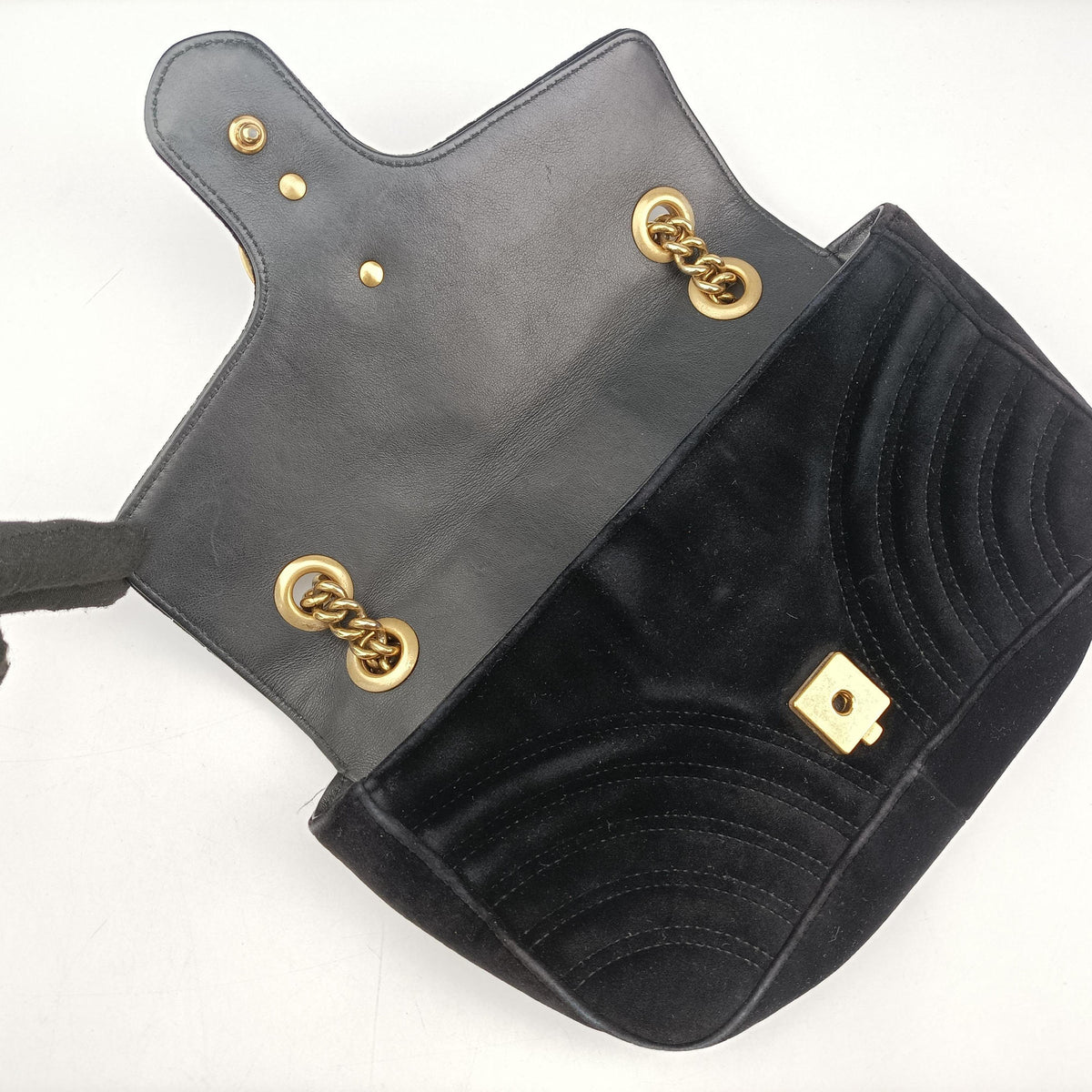 Pre-owned Gucci GG Marmont Black velour 443497 shoulderbag | stylenewstar