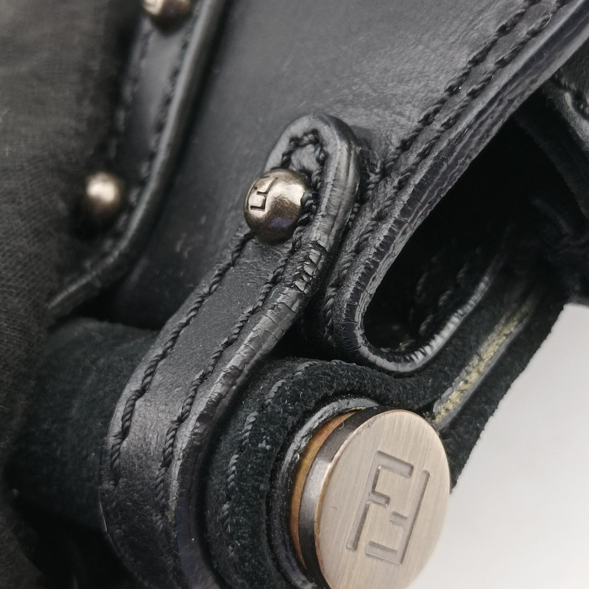 Pre-owned Fendi Zucca Borse Magic Black Suede × Leather 8BN143 handbag | stylenewstar
